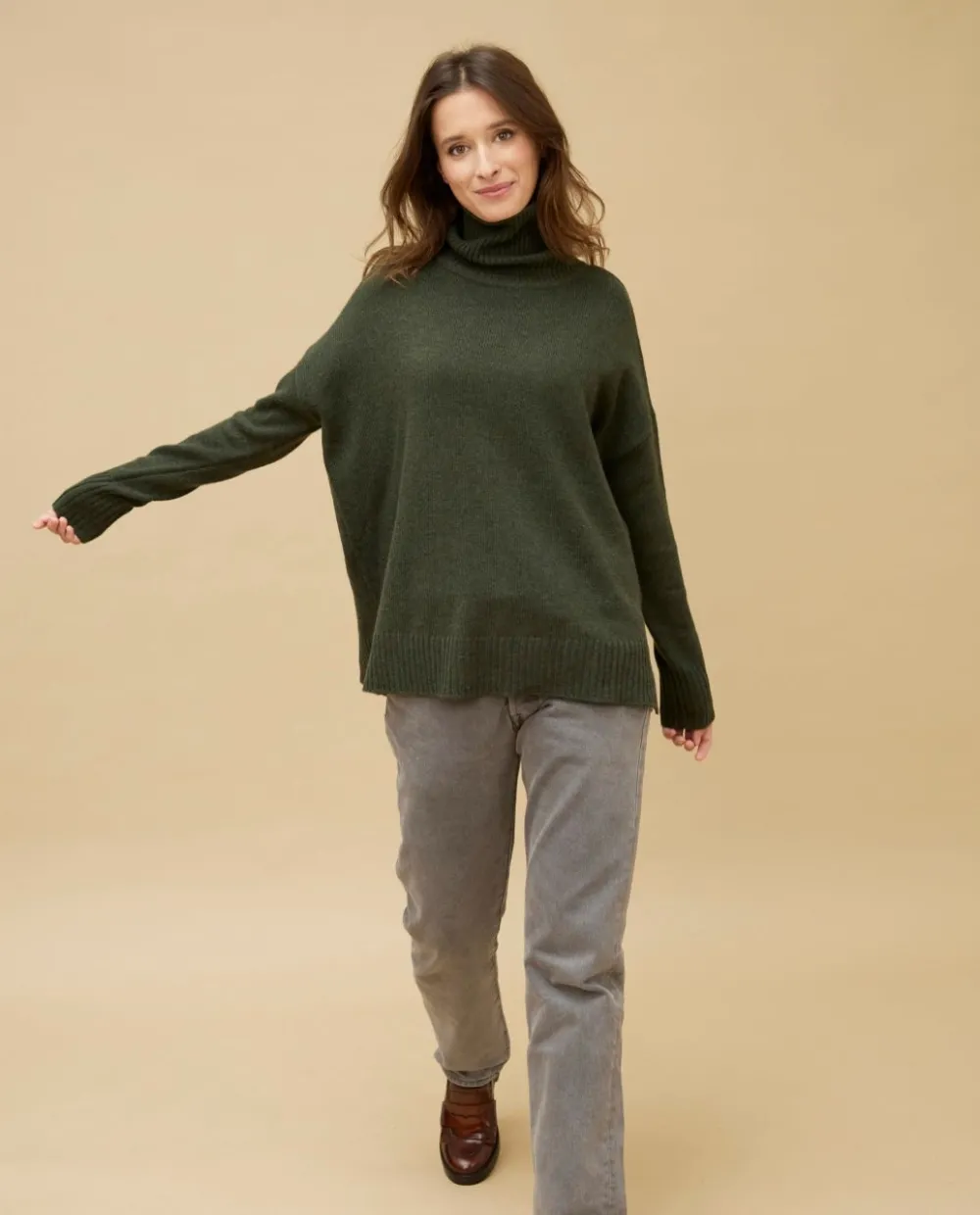 Acanthe Pull col roulé ample 100% cachemire Kaki Sale